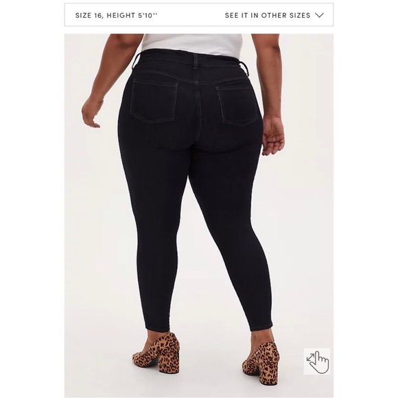 NEW Torrid 24 Short Jegging - Super Stretch Dark Wash - Inseam 27” Inches - Picture 3 of 12